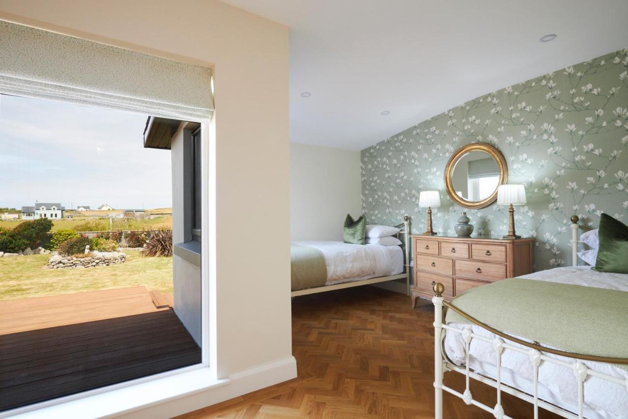 Luxury Lodges In Doolin Village With Hot Tubs Exterior photo